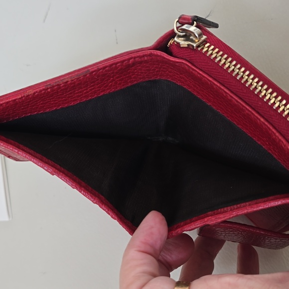 Gucci bifold monogram and red leather wallet - Picture 4 of 8